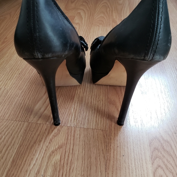 Bow Tie Heels - Picture 4 of 5